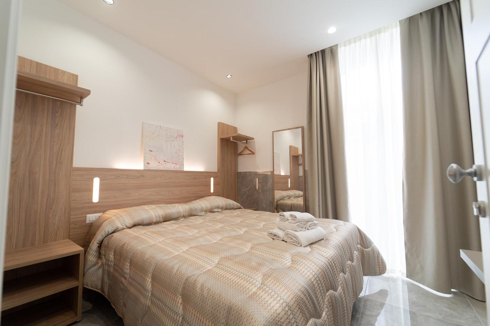 Le 4 Stagioni Dante H Napoli Centro, By Clapa Group Hotel Стая снимка